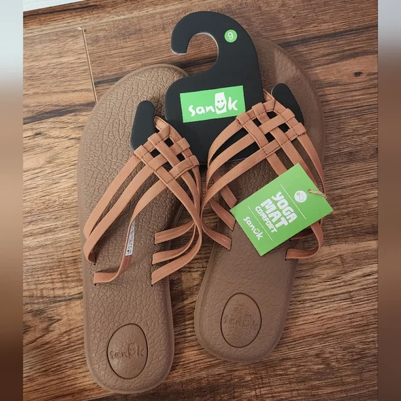 Sanuk, Shoes, Sanuk Yoga Salty Flip Flops Tan Sz 9